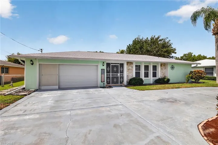 712 Se 32nd Ter, Cape Coral, Florida 33904
