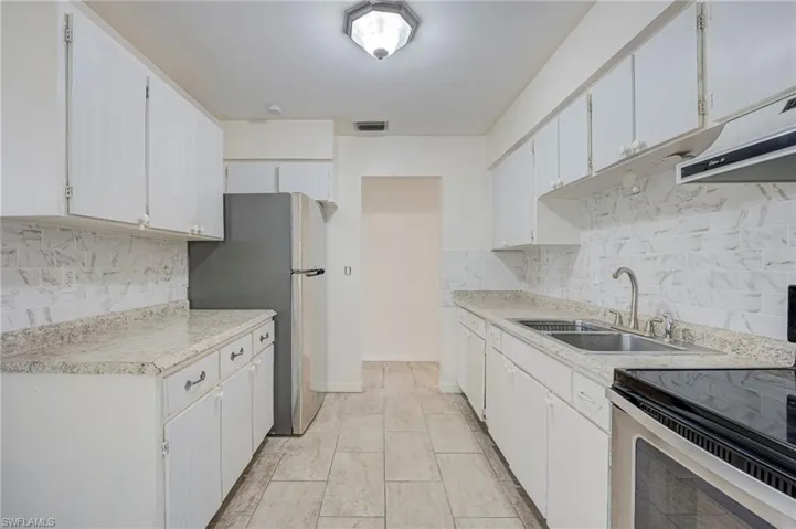 63 Tangelo Ct, Lehigh Acres, Florida 33936