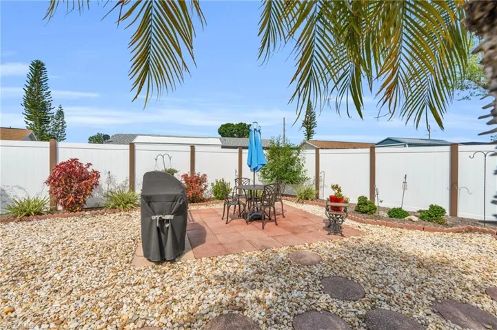1055  Winsome  RD, North Fort Myers, FL 33903