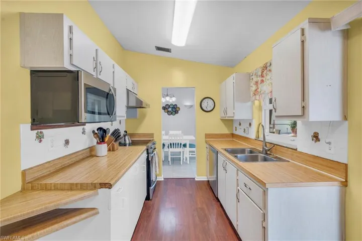1055  Winsome  RD, North Fort Myers, FL 33903