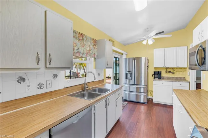 1055  Winsome  RD, North Fort Myers, FL 33903