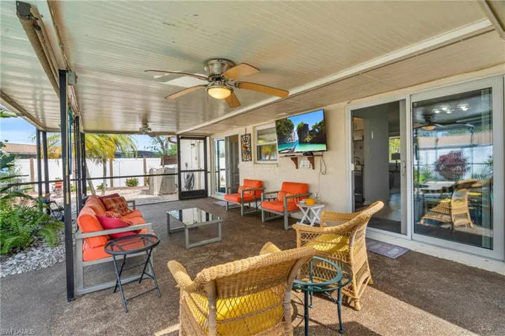 1055  Winsome  RD, North Fort Myers, FL 33903