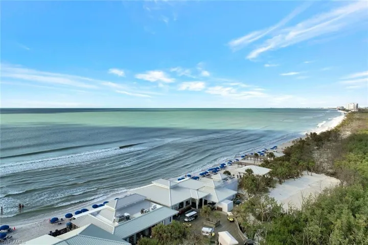 Lunch or dinner on your beach