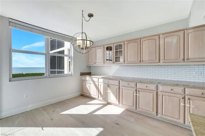 6101  Pelican Bay  BLVD, Naples, FL 34108
