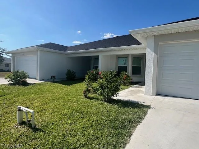 HAS BEAUTIFUL CURB APPEAL.