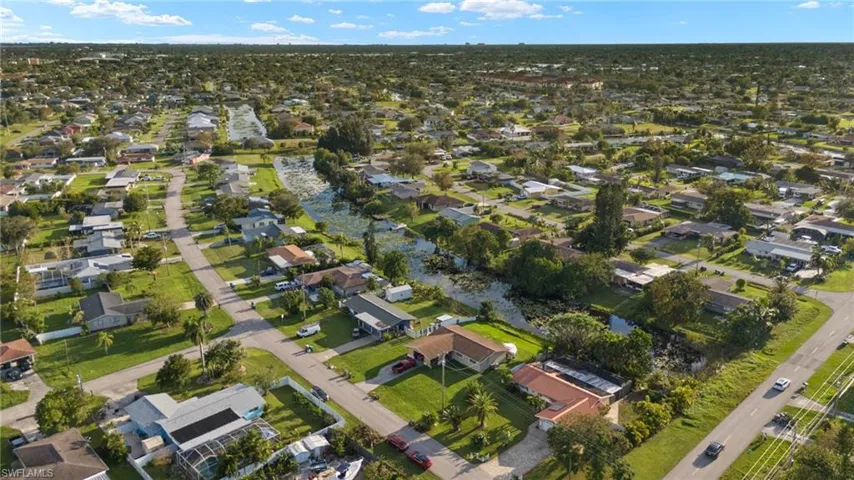 Birds eye view of property