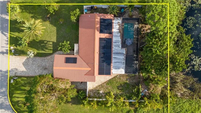 Drone / aerial view