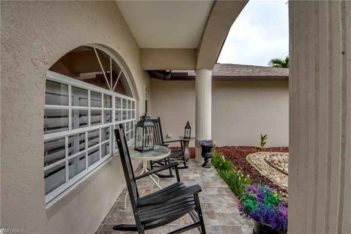 Enjoy your morning coffee on front porch while watching the sunrise!