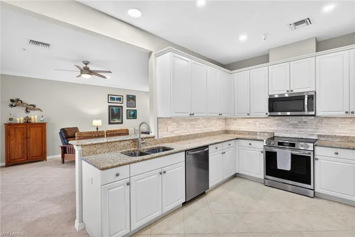 16521 Goldenrod Ln 102, Alva, Florida 33920