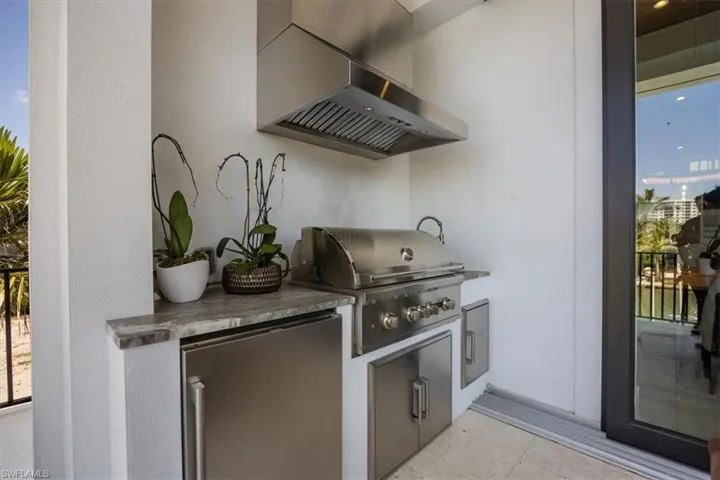 Out door kitchen