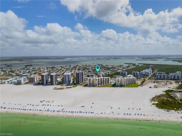 9 Fairview Blvd, Fort Myers Beach, Florida 33931