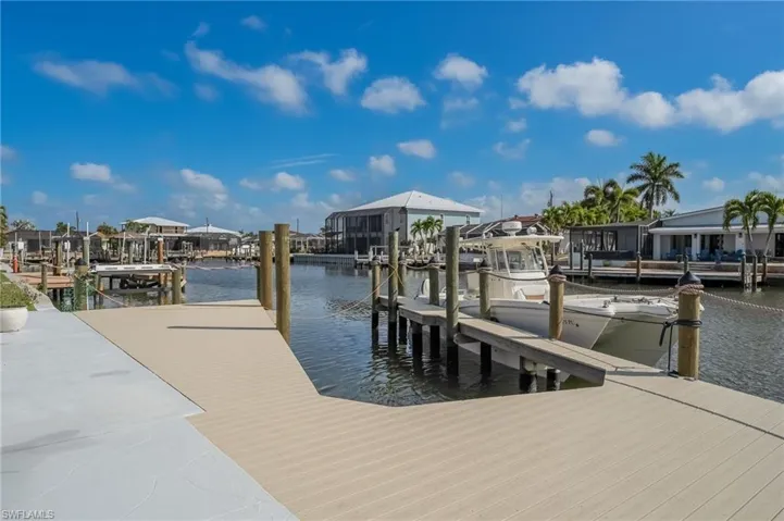 9 Fairview Blvd, Fort Myers Beach, Florida 33931