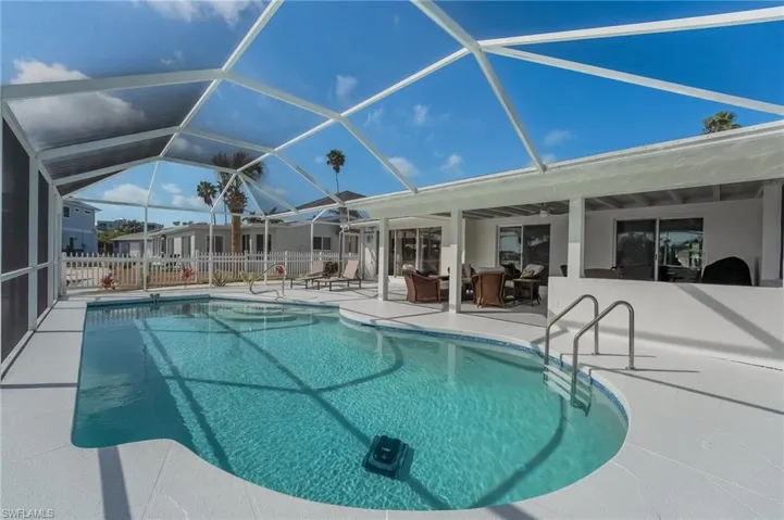 9 Fairview Blvd, Fort Myers Beach, Florida 33931