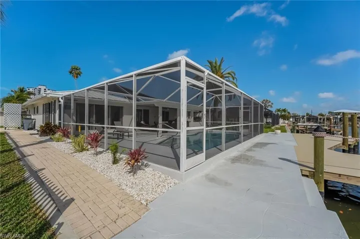 9 Fairview Blvd, Fort Myers Beach, Florida 33931