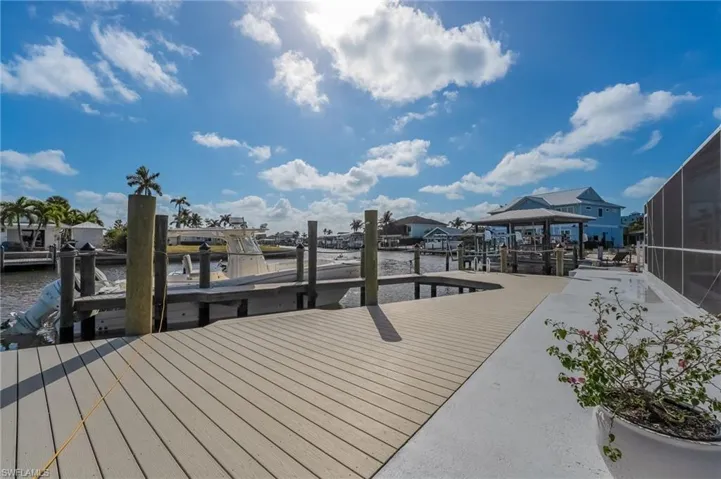 9 Fairview Blvd, Fort Myers Beach, Florida 33931