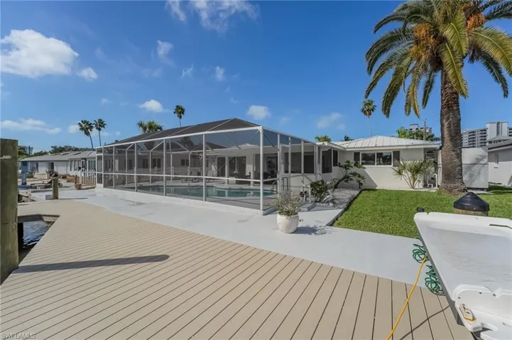 9 Fairview Blvd, Fort Myers Beach, Florida 33931