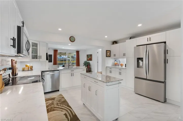 9 Fairview Blvd, Fort Myers Beach, Florida 33931