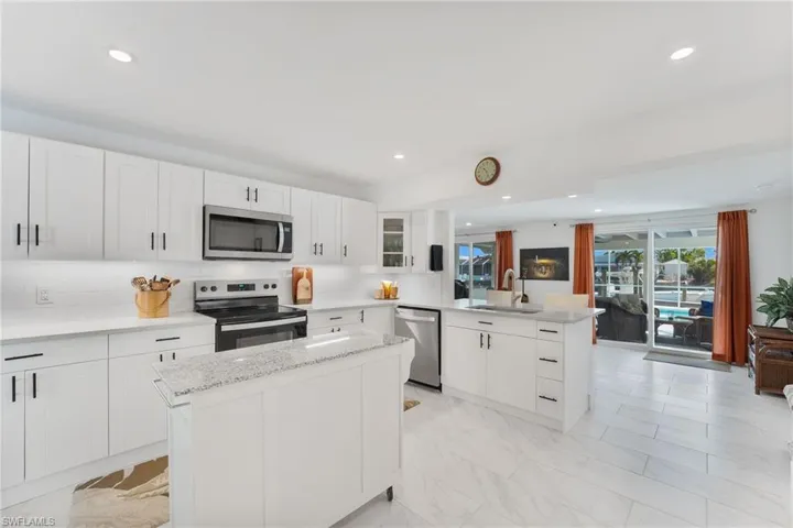 9 Fairview Blvd, Fort Myers Beach, Florida 33931