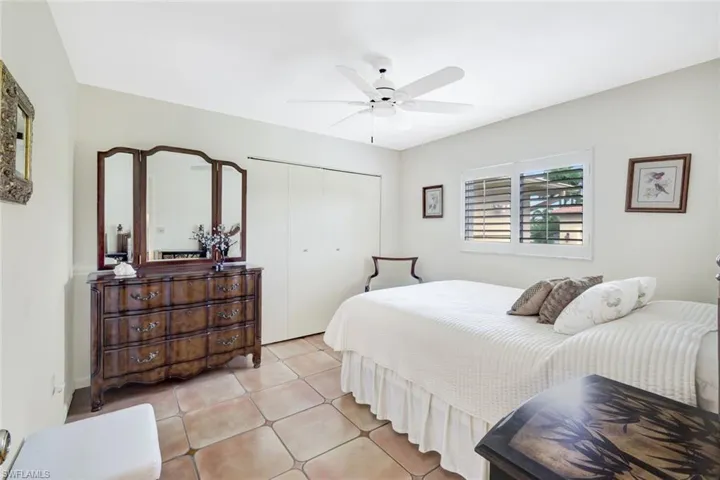 Second guest bedroom.