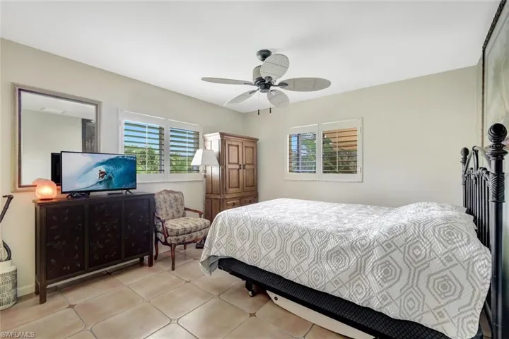 Third guest bedroom.