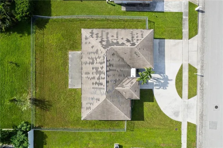 Birds eye view of property