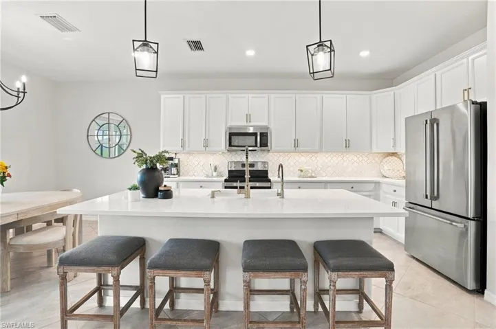 2114 Hamlin St, Naples, Florida 34120
