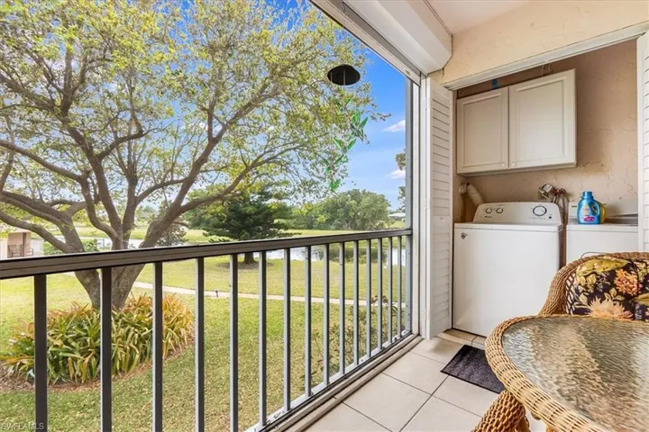 5451 Rattlesnake Hammock RD # 207D, NAPLES FL 34113