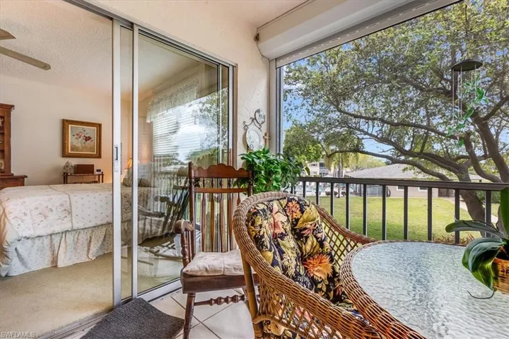 5451 Rattlesnake Hammock RD # 207D, NAPLES FL 34113