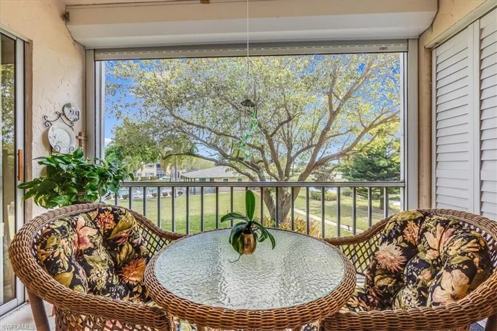 5451 Rattlesnake Hammock RD # 207D, NAPLES FL 34113