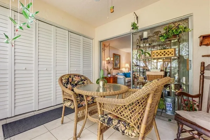 5451 Rattlesnake Hammock RD # 207D, NAPLES FL 34113