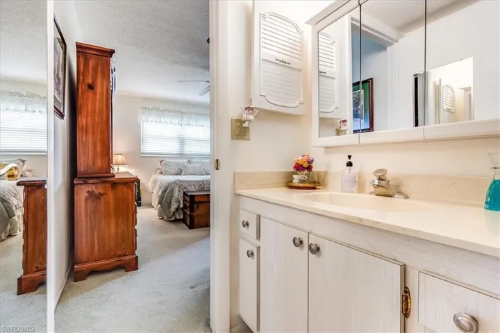 5451 Rattlesnake Hammock RD # 207D, NAPLES FL 34113