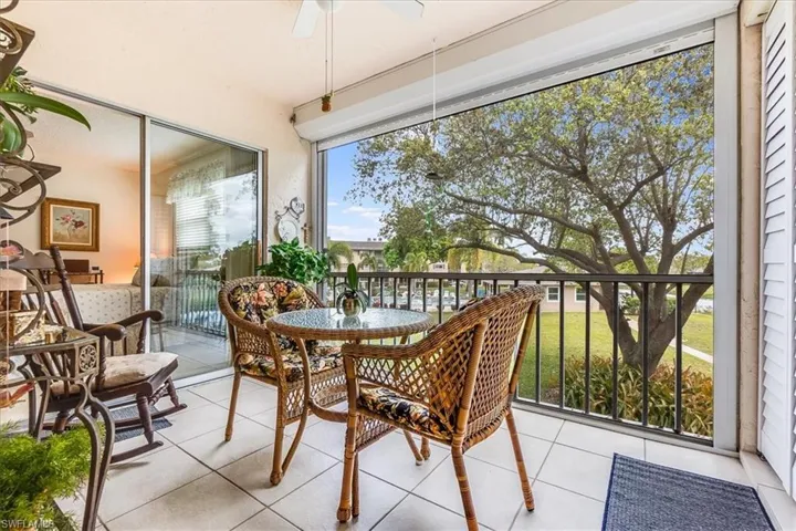 5451 Rattlesnake Hammock RD # 207D, NAPLES FL 34113