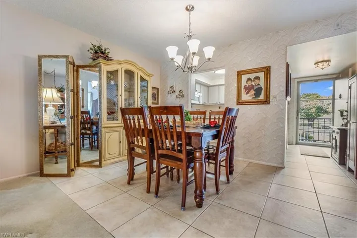 5451 Rattlesnake Hammock RD # 207D, NAPLES FL 34113