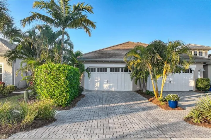View of front of property featuring a 2 car garage
