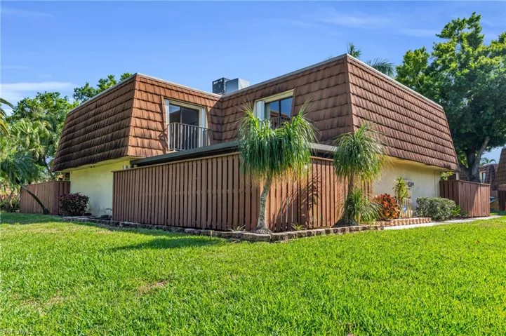 5202  Cedarbend  DR, Fort Myers, FL 33919