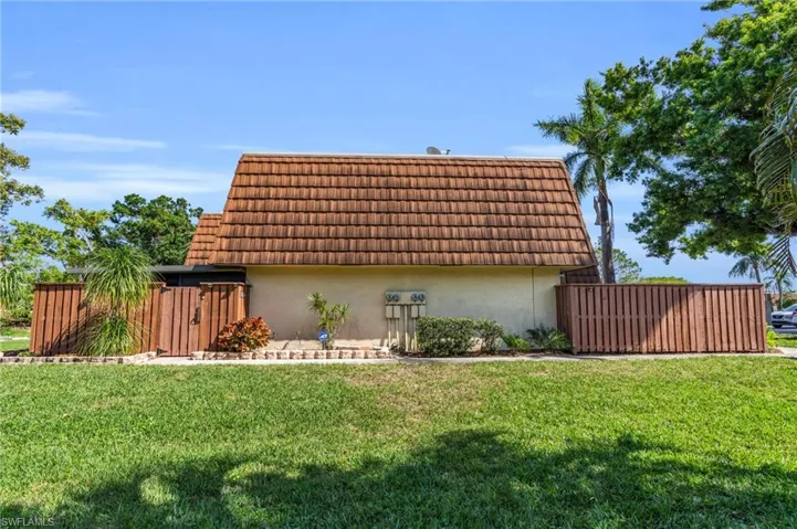 5202  Cedarbend  DR, Fort Myers, FL 33919