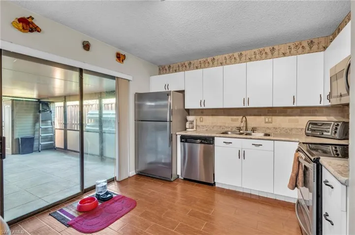 5202  Cedarbend  DR, Fort Myers, FL 33919