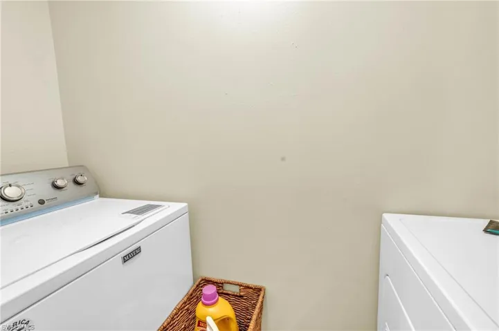 5202  Cedarbend  DR, Fort Myers, FL 33919