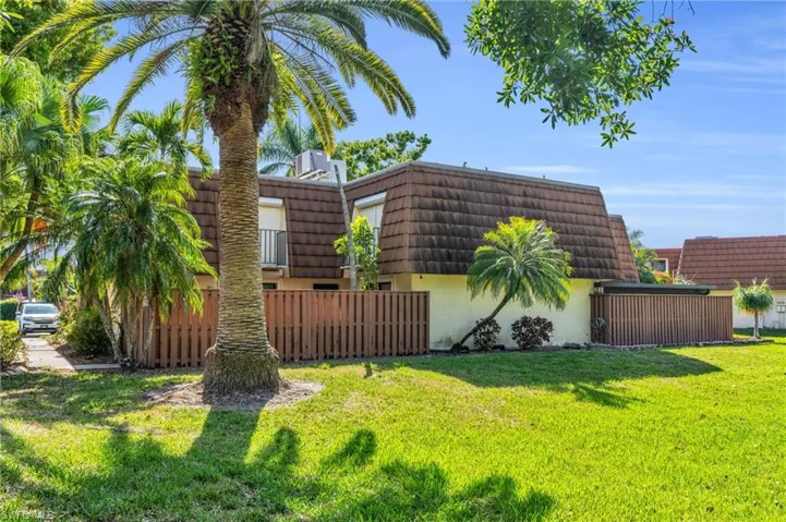 5202  Cedarbend  DR, Fort Myers, FL 33919