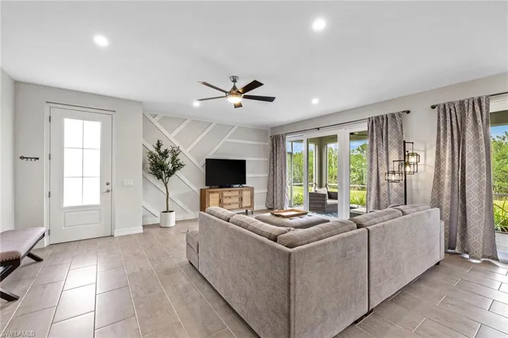 Entrance/Living Room