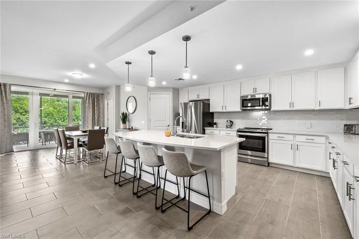 Kitchen/Dining Area
