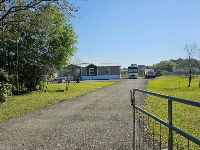 155 N Granja  ST, Clewiston, FL 33440