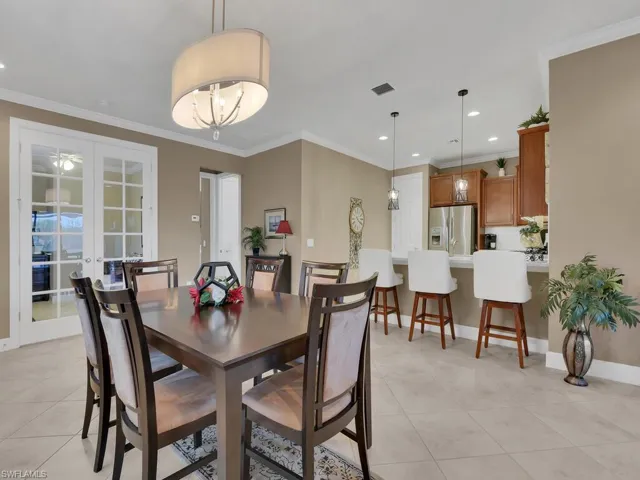 Dining Area & Kitchen