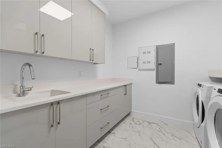 1125 Central Ave # 566, Naples, Florida 34102