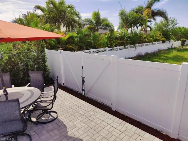 Side Fence Double Gate