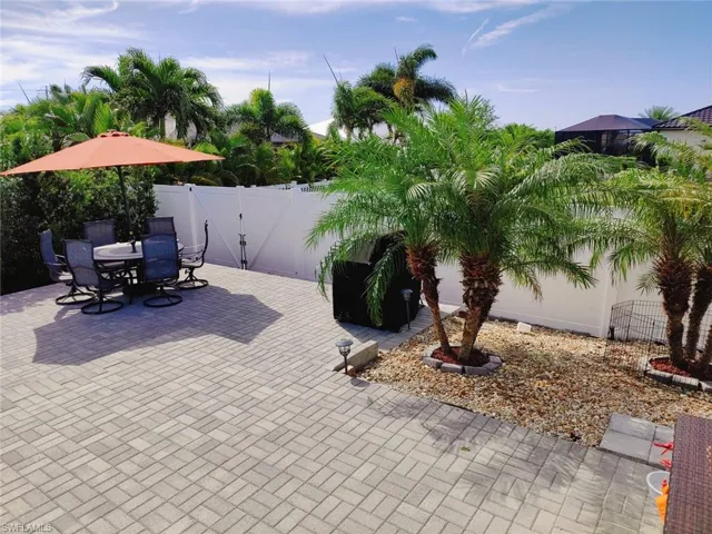 Large Paved Patio
