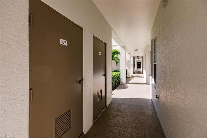 8223 Parkstone PL # 107, NAPLES FL 34120