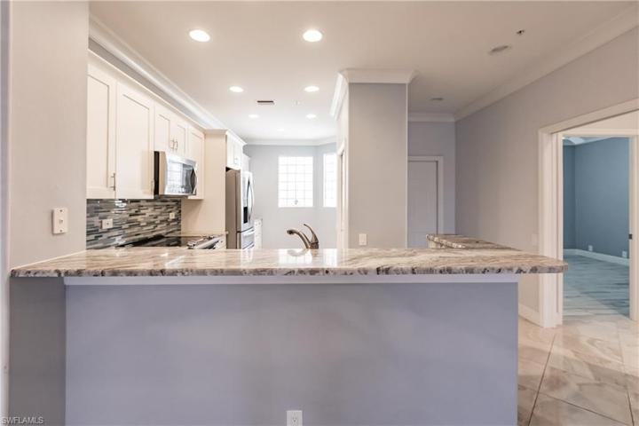 8223 Parkstone PL # 107, NAPLES FL 34120
