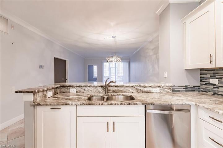 8223 Parkstone PL # 107, NAPLES FL 34120