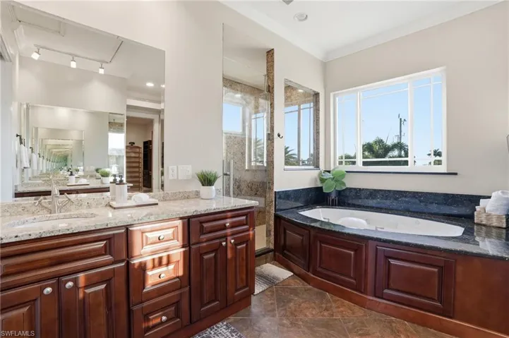 2827 Sw 33rd St, Cape Coral, Florida 33914